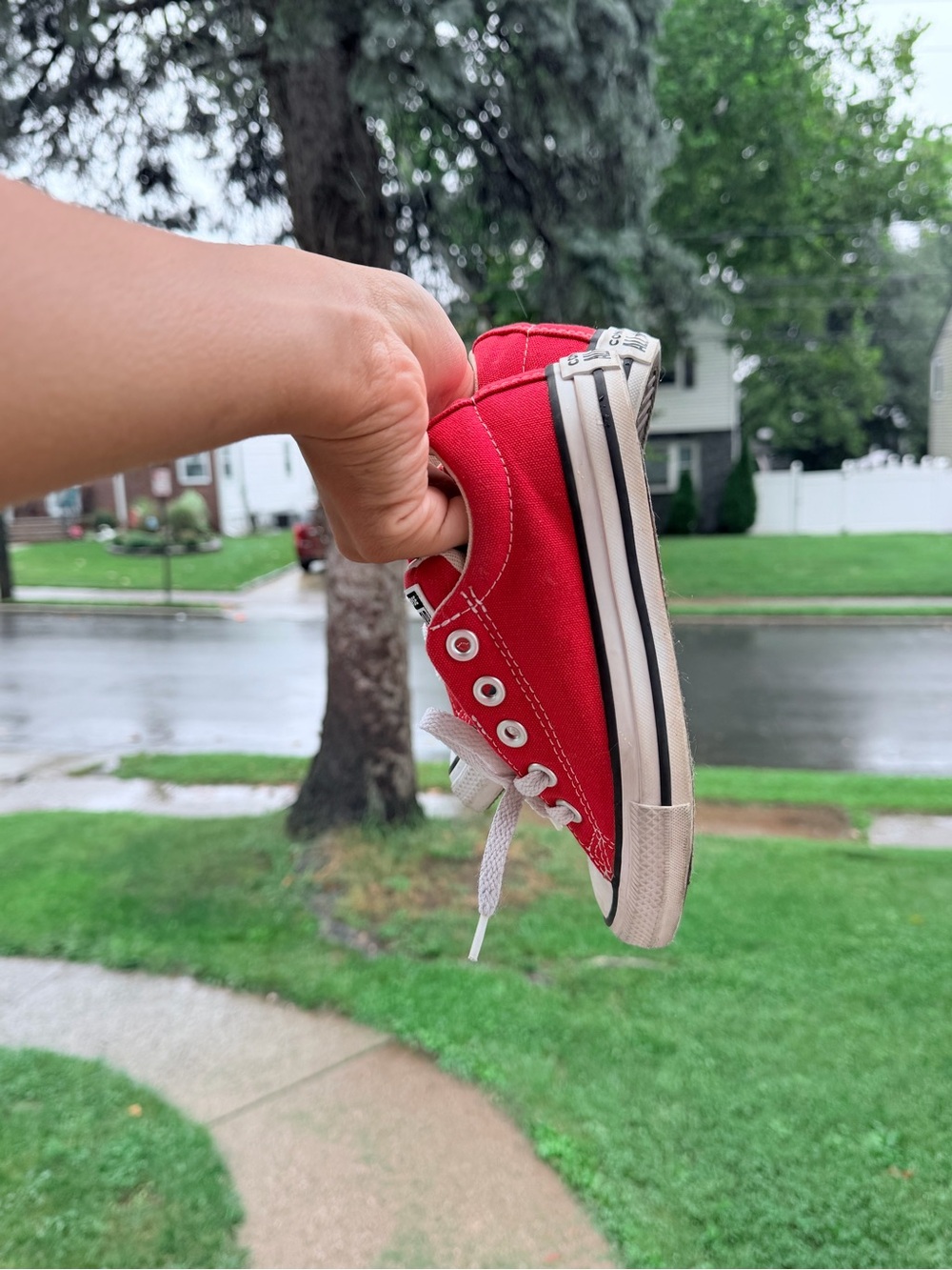 Kids Red Converse Low-Top Sneaker canvas Classic Casual Shoe Chucky costume